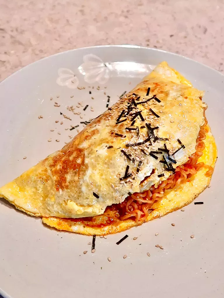 Buldak Omelet: Trendy Street Food buldak omelet
