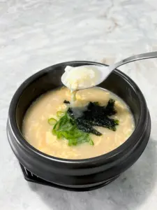 tteokguk (korean rice cake soup)10