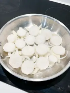 braised radish with tuna