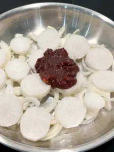 braised radish with tuna