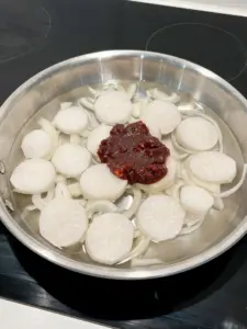 braised radish with tuna