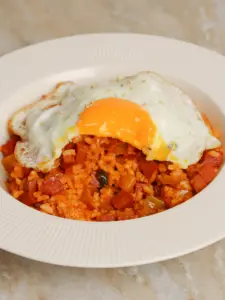 kkakdugi kimchi fried rice