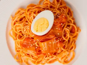 kimchi bibim guksu
