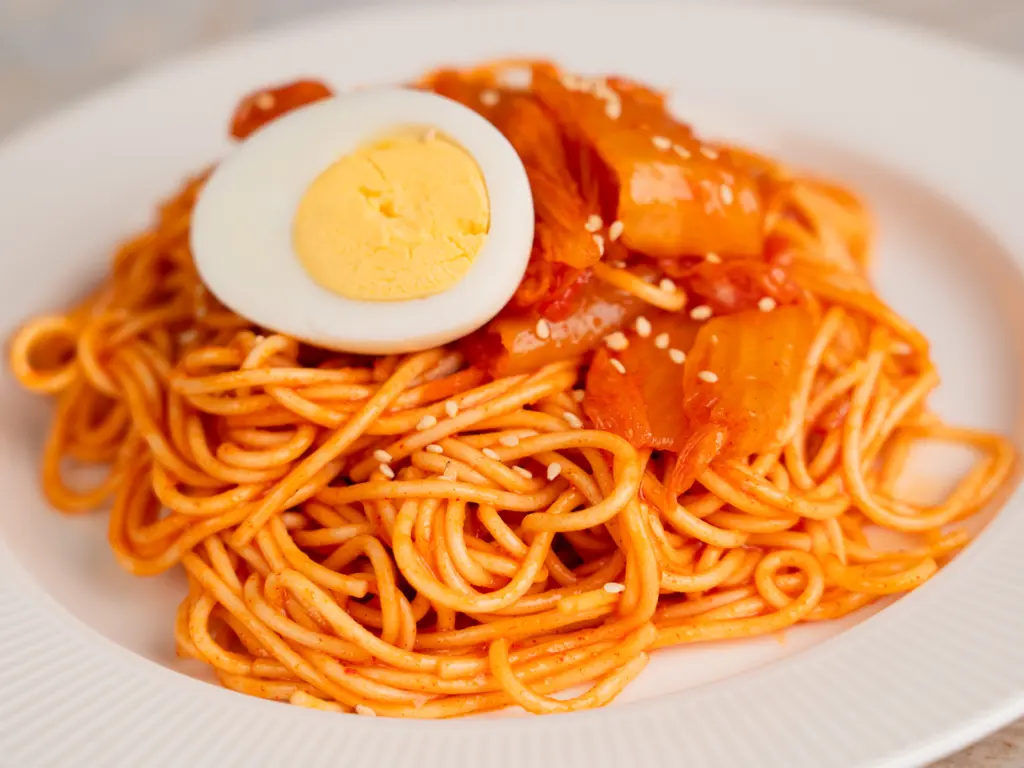 kimchi bibim guksu