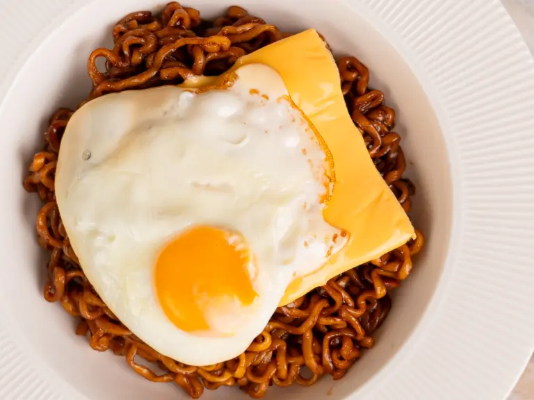 chapagetti with egg cheese