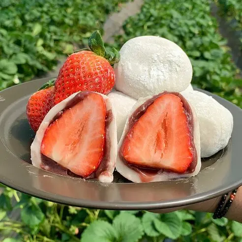 10 Must-Try Korean Foods from When Life Gives You Tangerines 10 Must-Try Korean Foods from When Life Gives You Tangerines