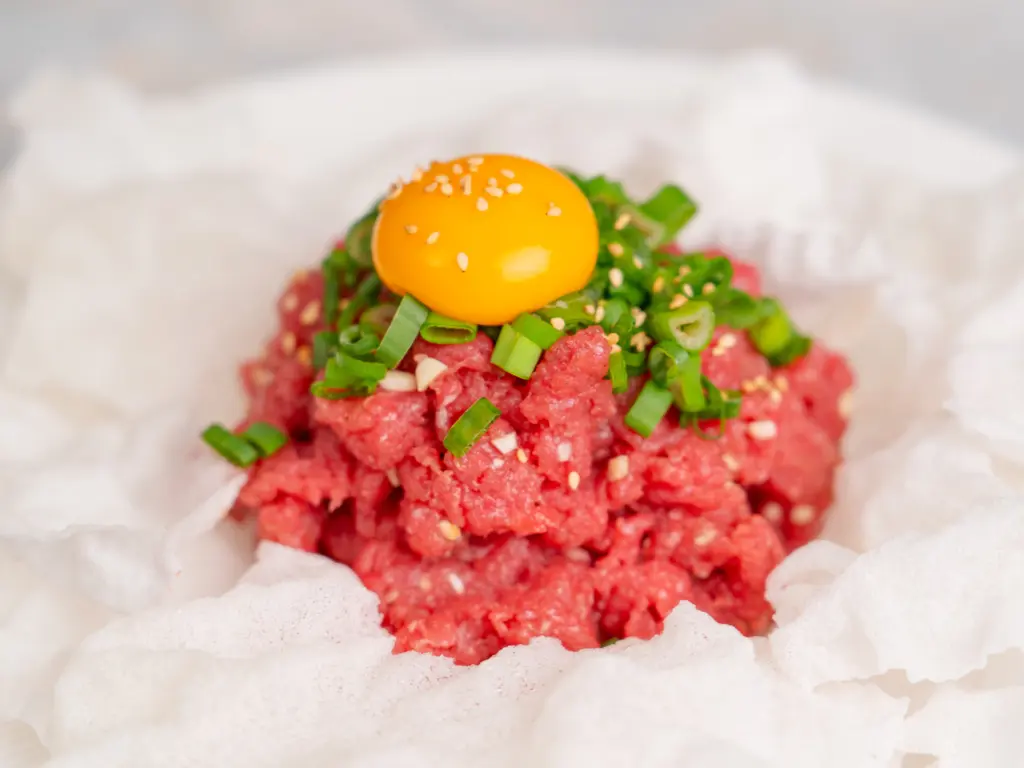Yukhoe with Rice Paper Chips - Easy Korean Beef Tartare yukhoe