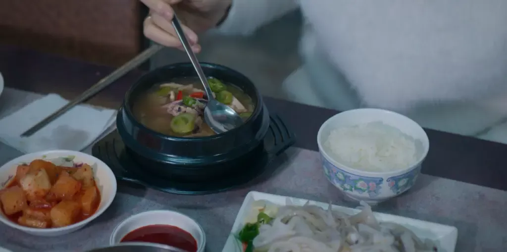 10 Must-Try Korean Foods from When Life Gives You Tangerines 10 Must-Try Korean Foods from When Life Gives You Tangerines