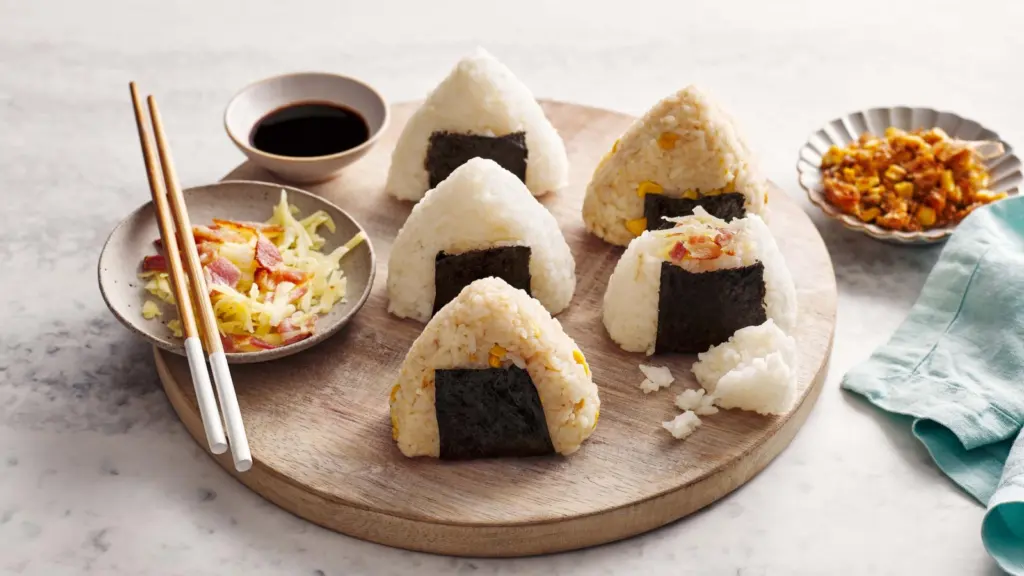 Easy Kimchi Tuna Jumeokbap: Korean Rice Balls Easy Kimchi Tuna Jumeokbap: Korean Rice Balls