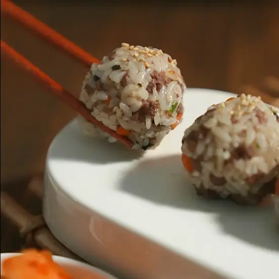 Easy Kimchi Tuna Jumeokbap: Korean Rice Balls Easy Kimchi Tuna Jumeokbap: Korean Rice Balls