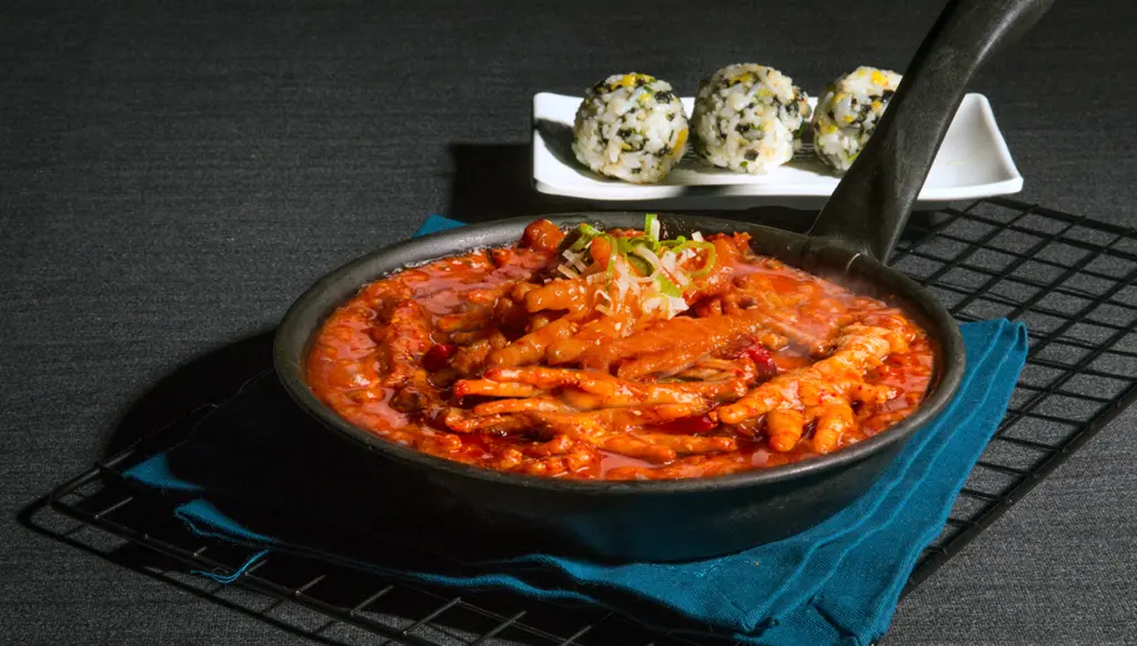 Easy Kimchi Tuna Jumeokbap: Korean Rice Balls Easy Kimchi Tuna Jumeokbap: Korean Rice Balls