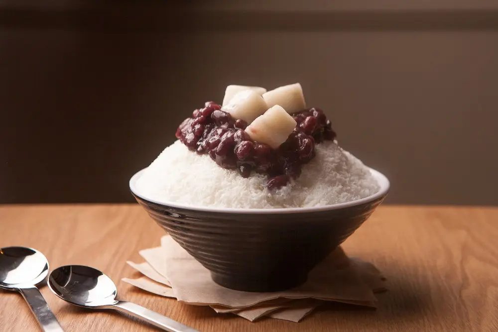 Strawberry Bingsu: Korean Shaved Ice Strawberry Bingsu: Korean Shaved Ice