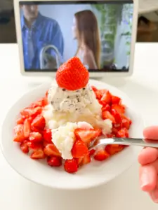 strawberry bingsu
