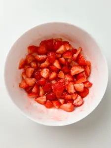 strawberry bingsu