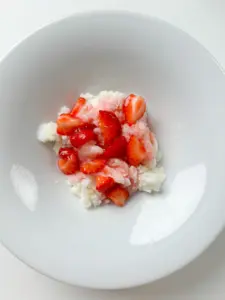 strawberry bingsu