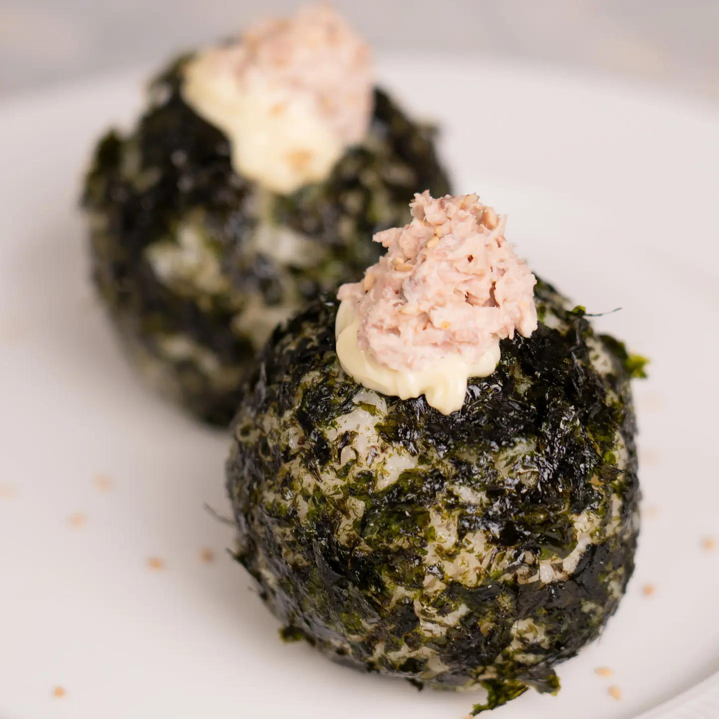 Easy Kimchi Tuna Jumeokbap: Korean Rice Balls kimchi tuna jumeokbap