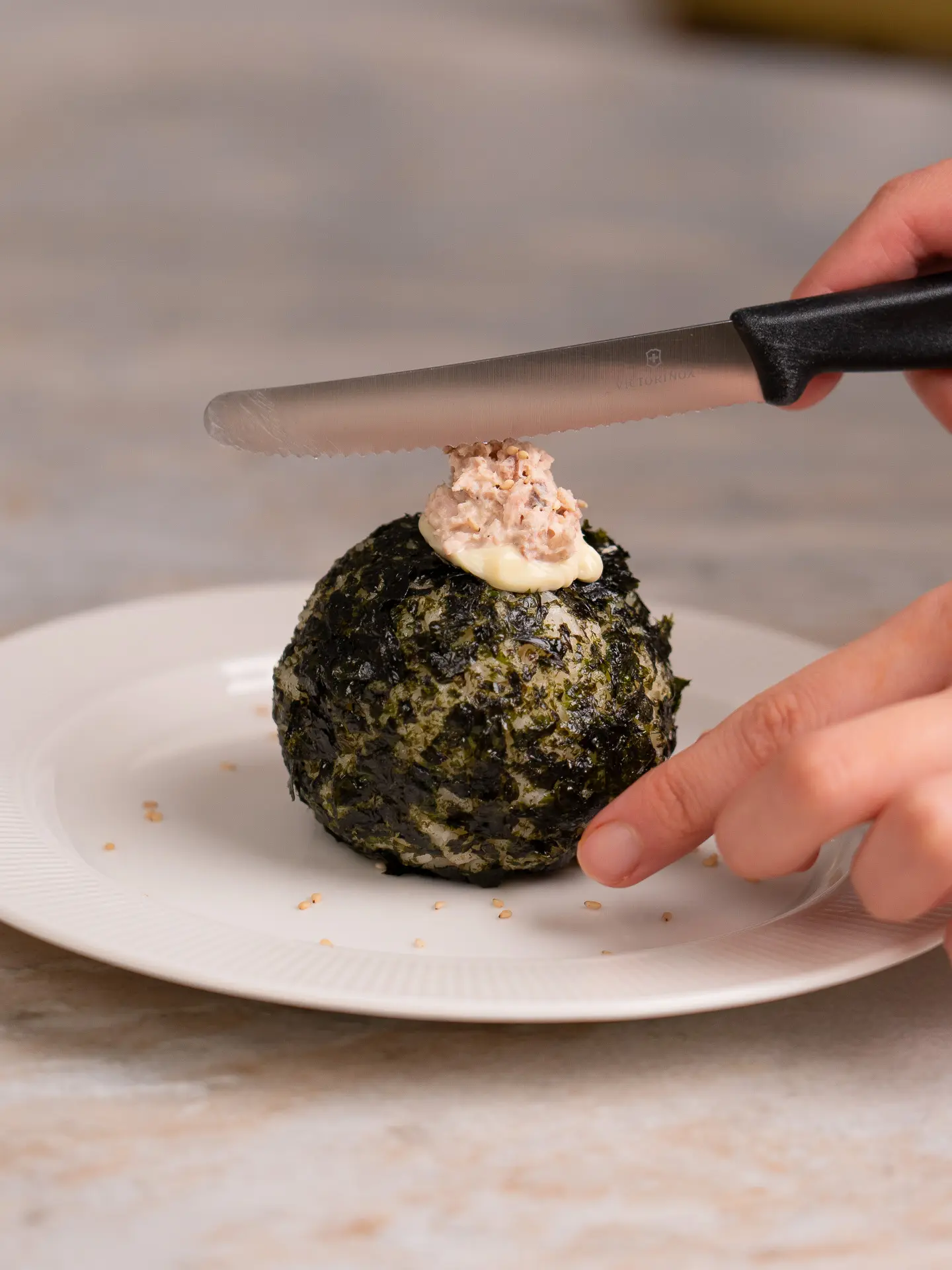 Easy Kimchi Tuna Jumeokbap: Korean Rice Balls kimchi tuna jumeokbap