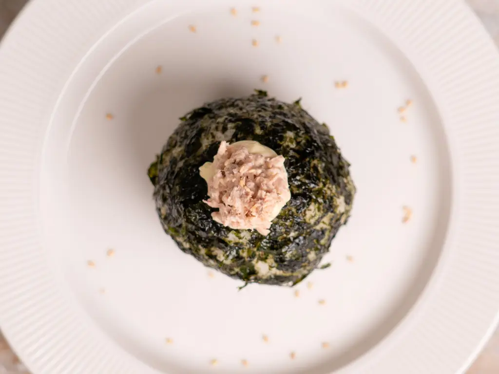 Easy Kimchi Tuna Jumeokbap: Korean Rice Balls kimchi tuna jumeokbap