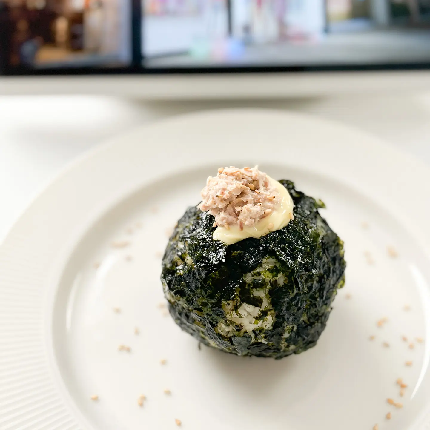 Easy Kimchi Tuna Jumeokbap: Korean Rice Balls kimchi tuna jumeokbap