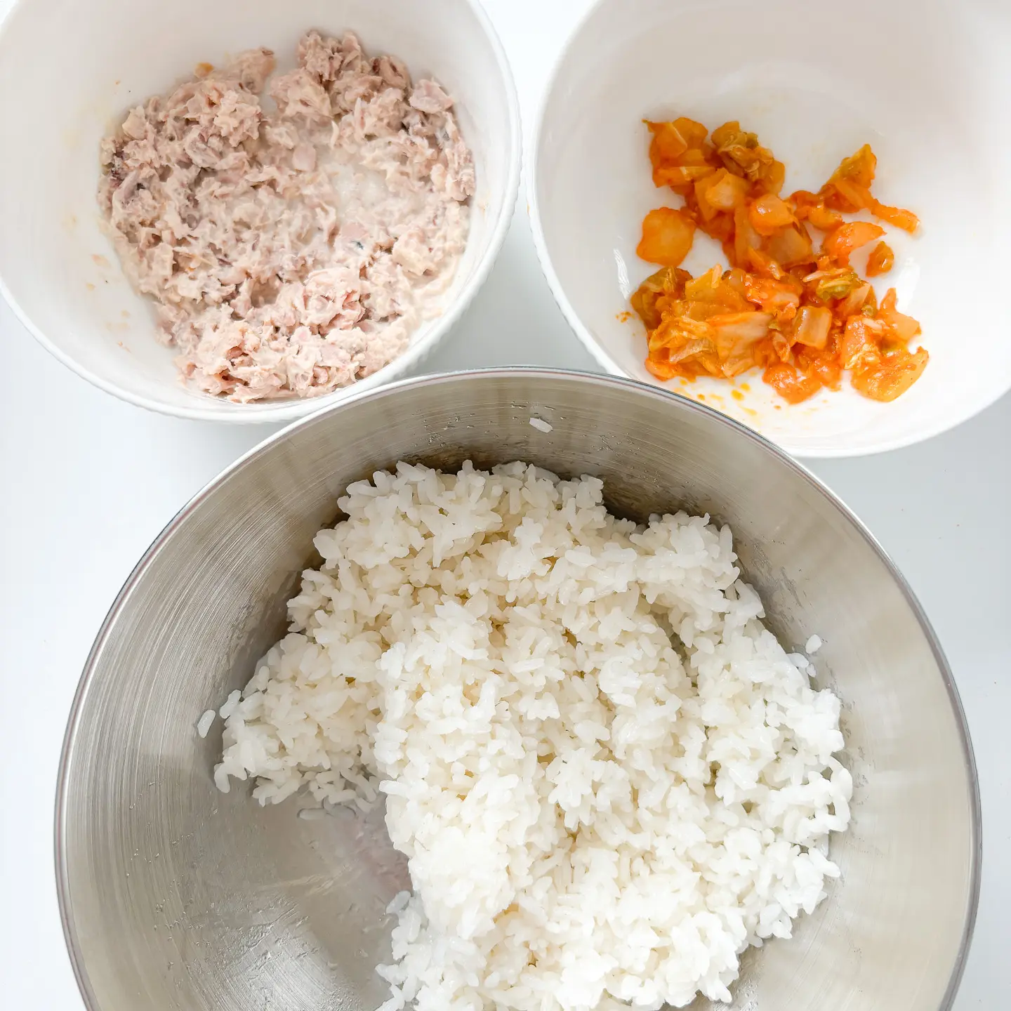 Easy Kimchi Tuna Jumeokbap: Korean Rice Balls kimchi tuna jumeokbap