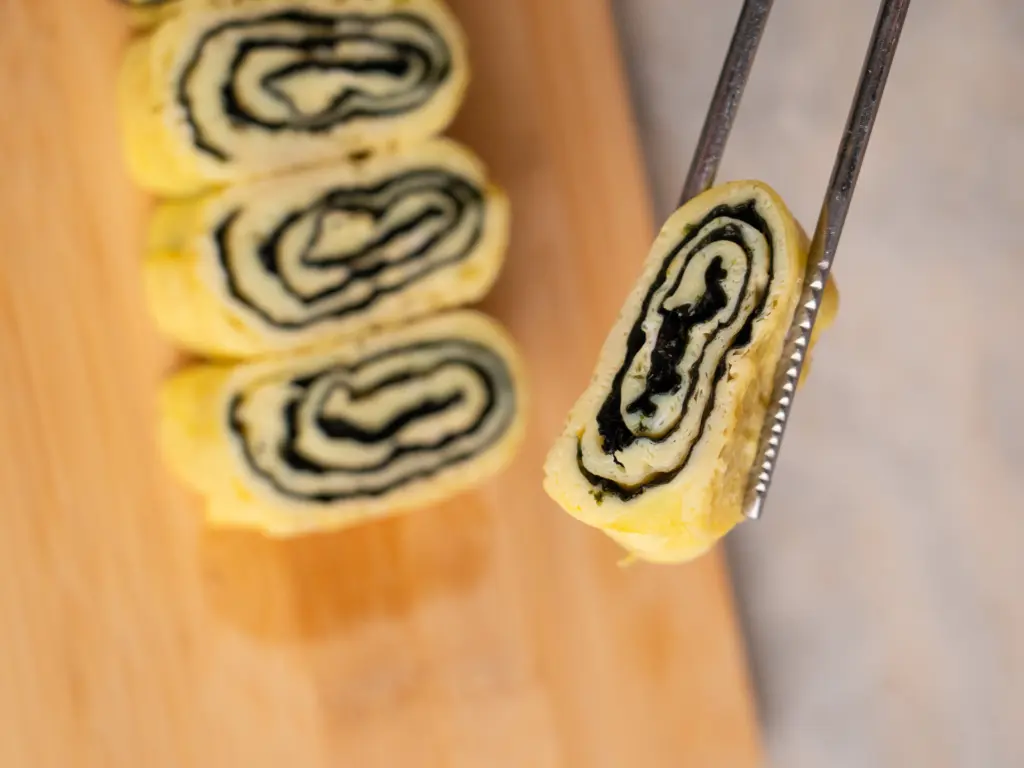 gyeran bapsang, gyeran mari, egg roll