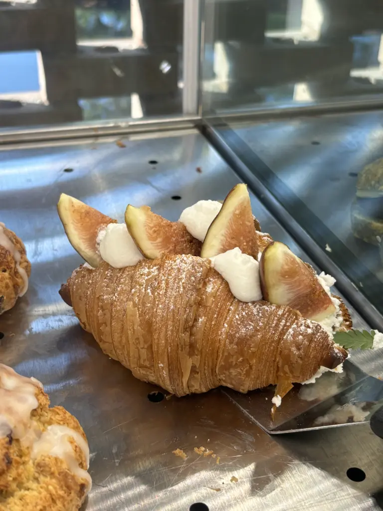 10 Best Korean Bakery Bread in Korea Korean bakery, Korean bread