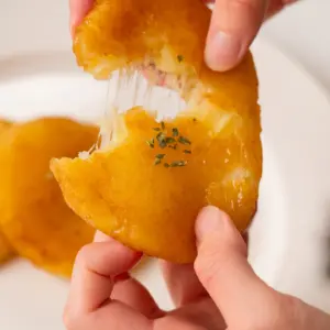 Viral Cheese Potato Hotteok: Easy Sweet Korean Pancake Hotteok