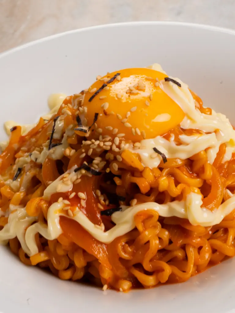 Viral Creamy Onion Buldak Ramyun: ‘Earth Arcade’ Buldak Noodles buldak ramyeon