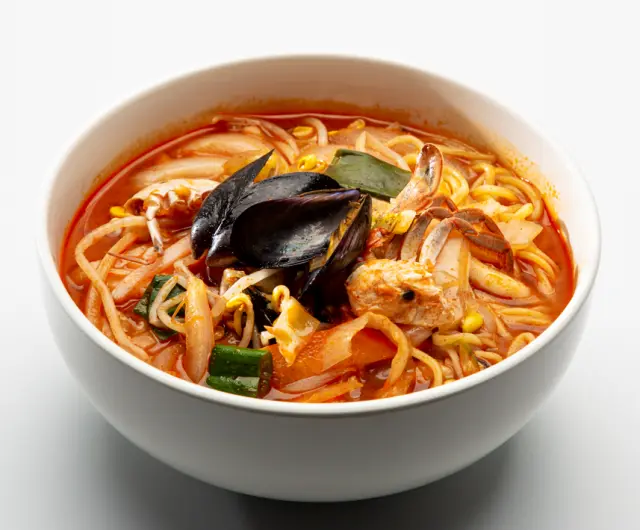 Best 10 Korean Noodles: Ramyun, Jajangmyeon & More