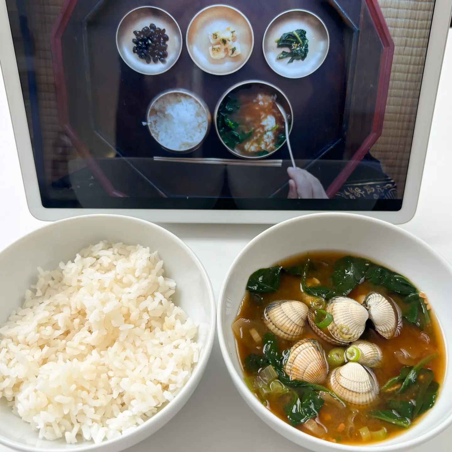clam spinach doenjang soup