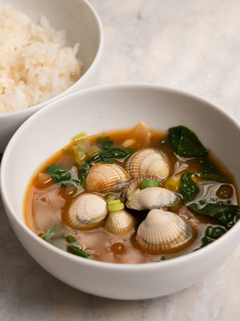 clam spinach doenjang soup