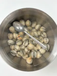 clam spinach doenjang soup