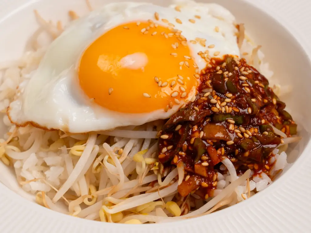 Korean Soy Sauce Guide: Choose the Best Ganjang for Korean Cooking kongnamul bibimbap