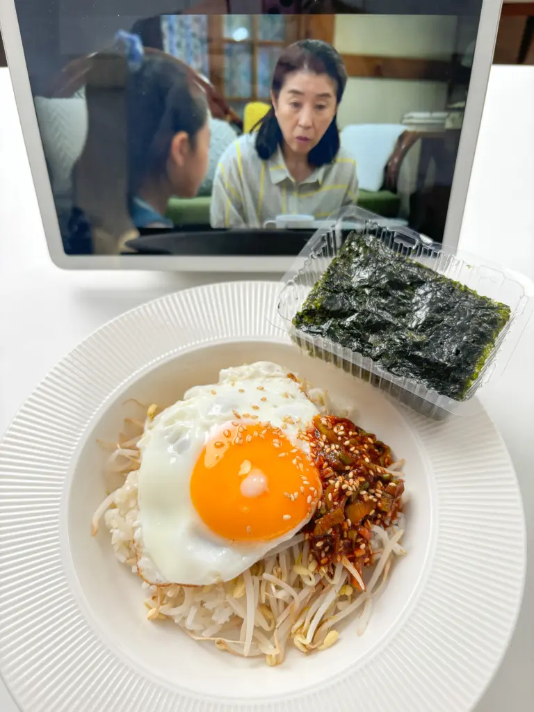 Kongnamul Bibimbap: Quick Microwave Bibimbap with Soybean Sprouts kongnamul bibimbap