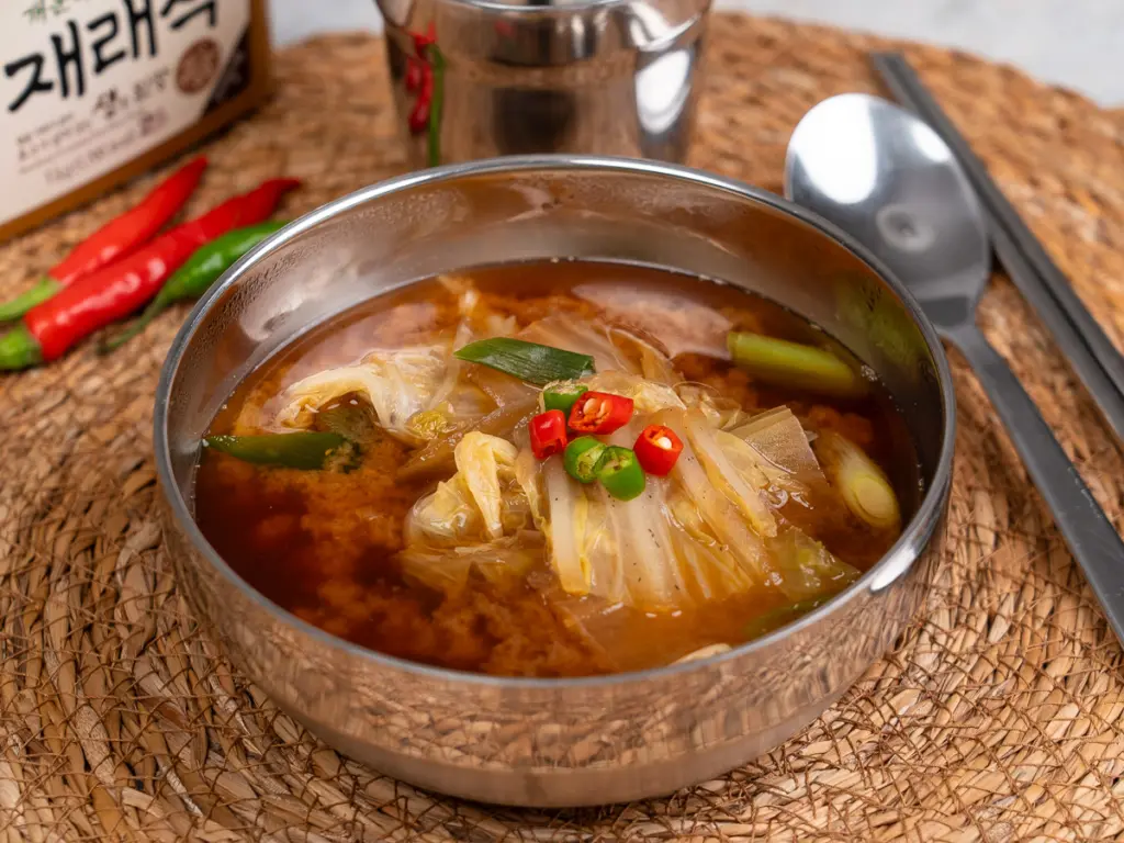 napa cabbage soup, korean soybean paste soup, korean comfort food, doenjang guk