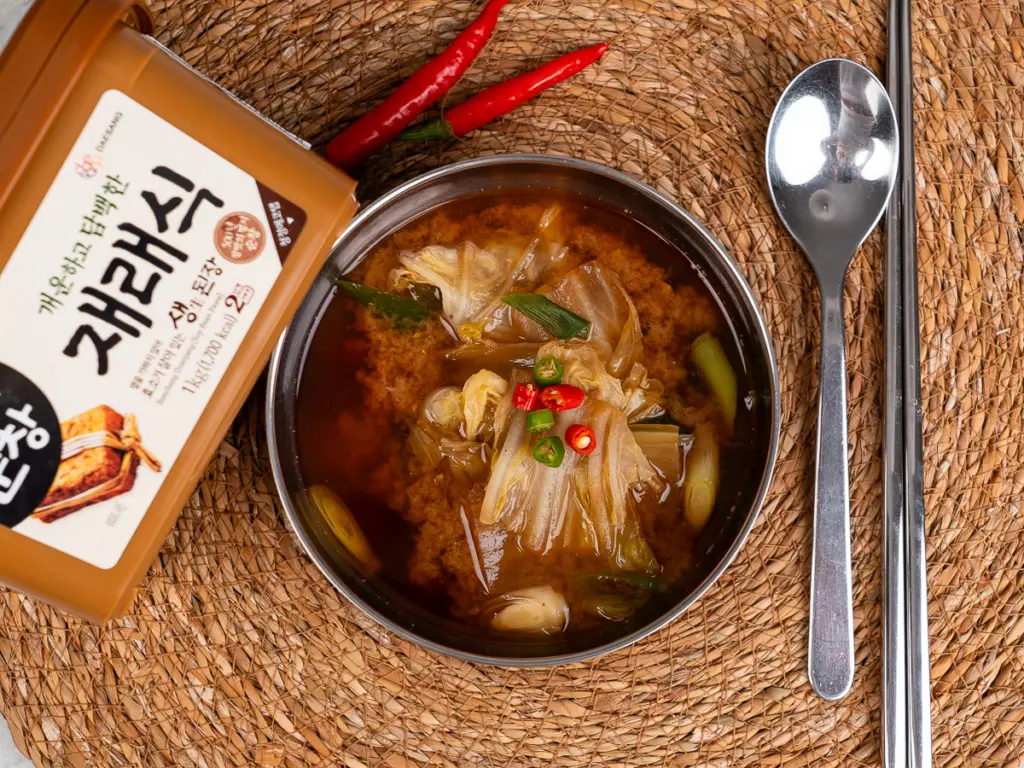 napa cabbage soup, korean soybean paste soup, korean comfort food, doenjang guk