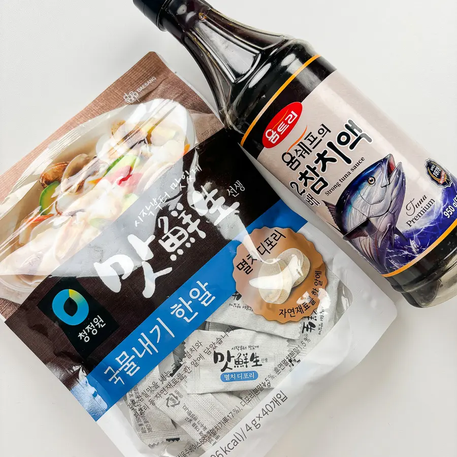 napa cabbage soup, korean soybean paste soup recipe, korean comfort food, doenjang guk