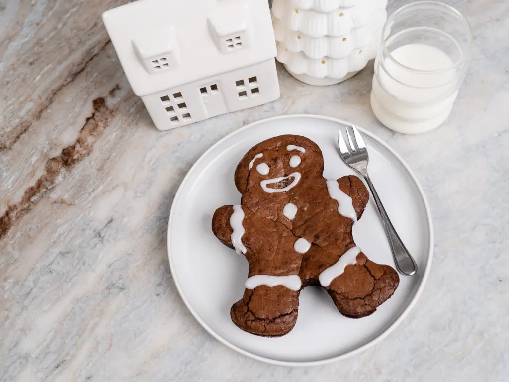Easy Christmas Brownie Recipe, fudgy Gingerbread Man Brownie, christmas dessert