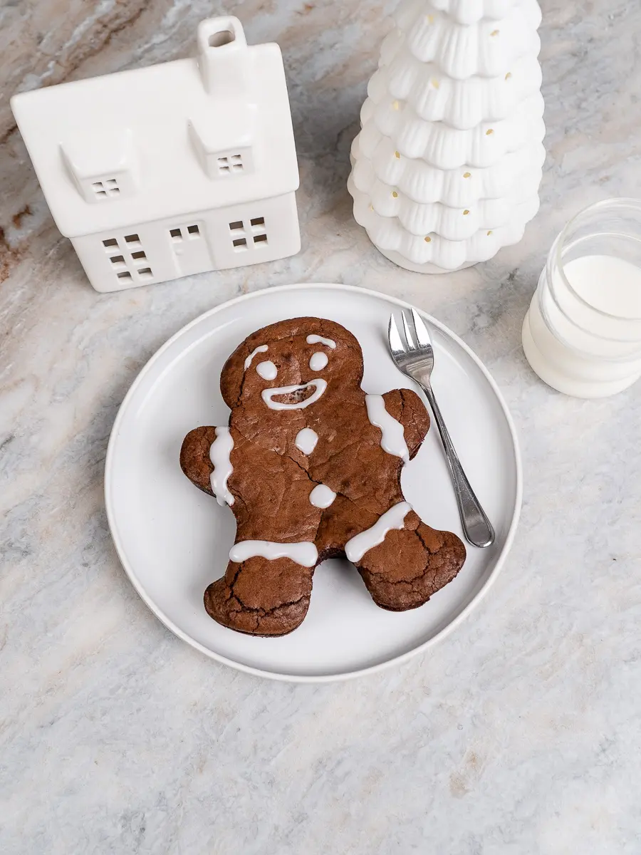 Easy Christmas Brownie Recipe, fudgy Gingerbread Man Brownie, christmas dessert