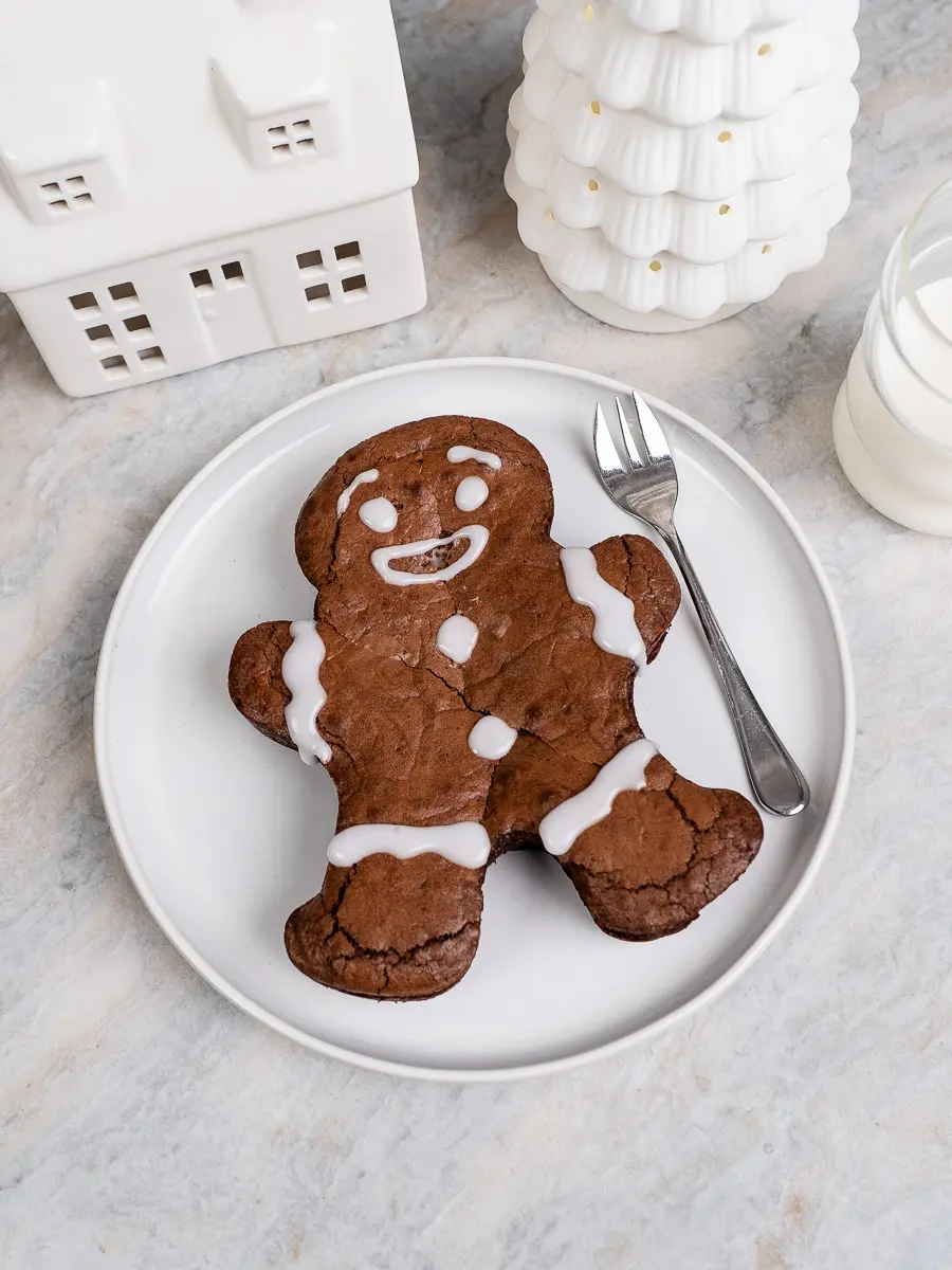 Easy Christmas Brownie Recipe, fudgy Gingerbread Man Brownie, christmas dessert