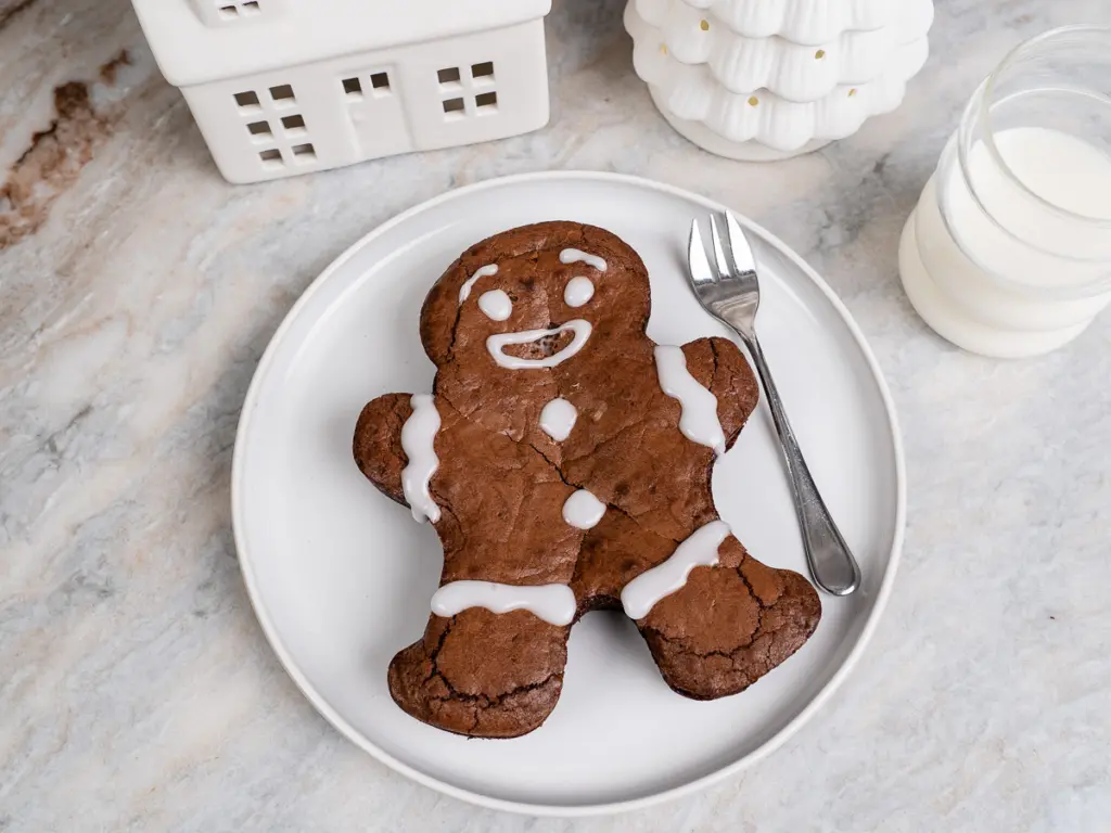 Easy Christmas Brownie Recipe, fudgy Gingerbread Man Brownie, christmas dessert