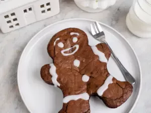 Easy Christmas Brownie Recipe, fudgy Gingerbread Man Brownie, christmas dessert