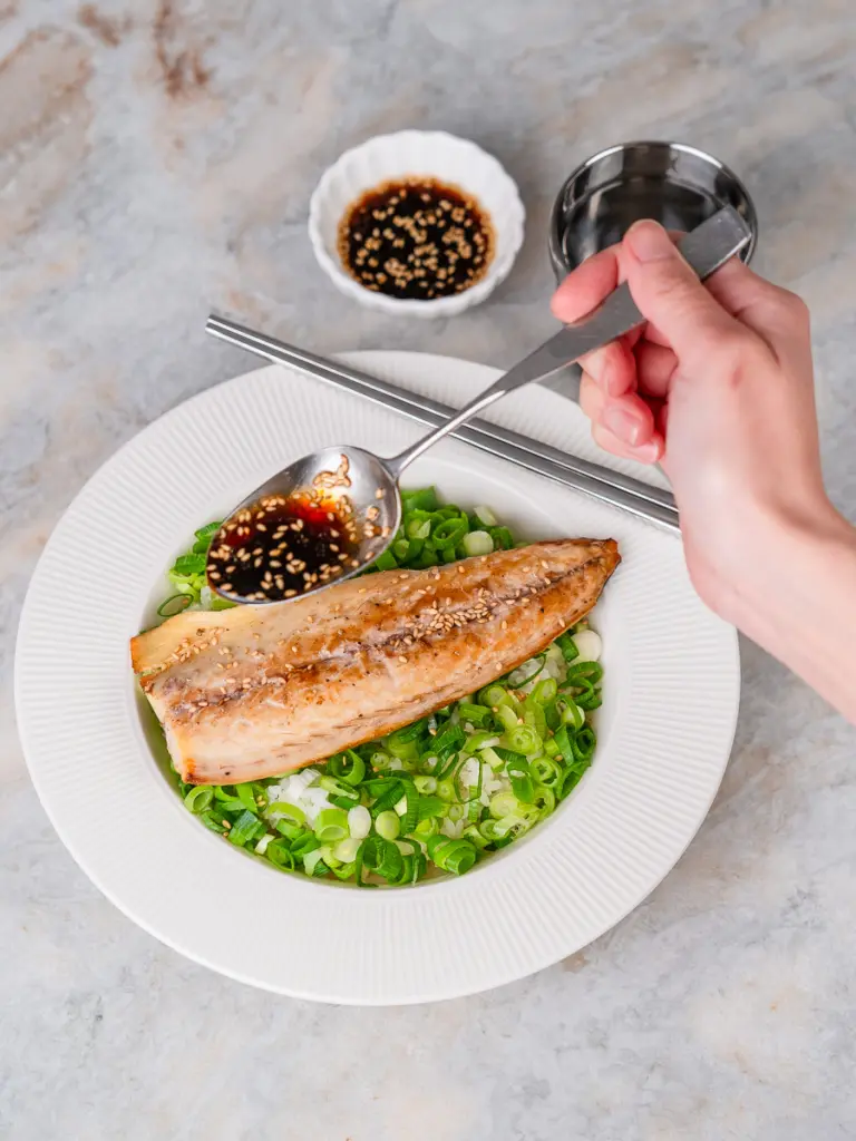 Chef Loner's Mackerel Bibimbap: Culinary Class Wars Recipe Mackerel bibimbap, culinary class wars recipe, Chef Loner in a Hole-in-the-Wall