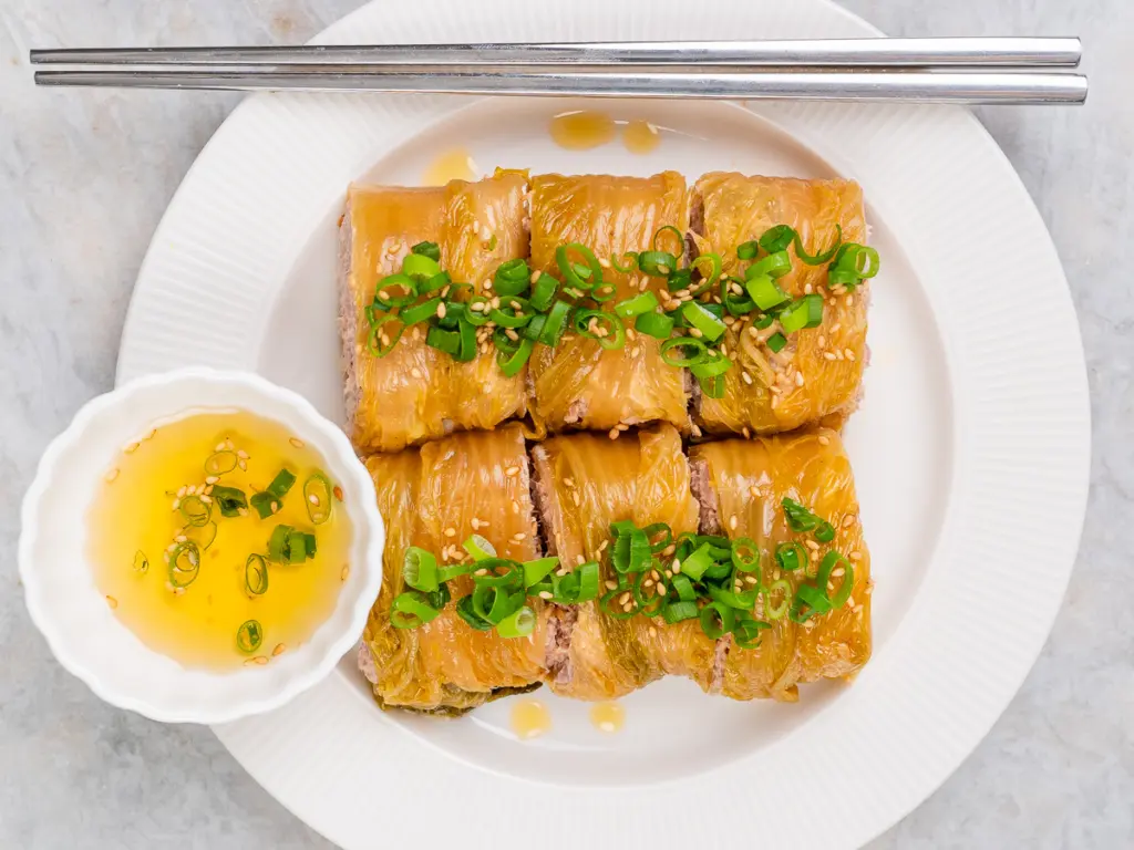 Mukcham Mari: Aged Kimchi Kimbap No Seaweed Needed! mukcham mari, kimchi kimbap, tuna mayo