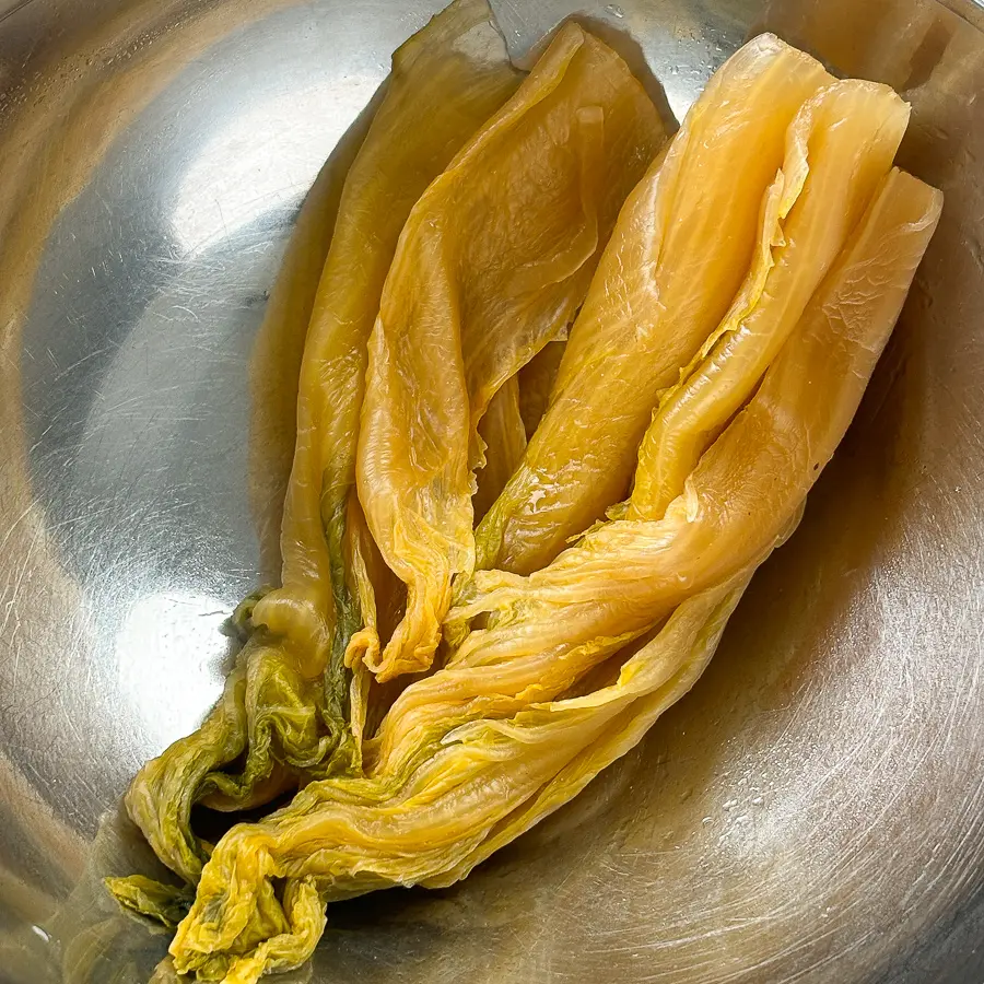 Mukcham Mari: Aged Kimchi Kimbap No Seaweed Needed! mukcham mari, kimchi kimbap, tuna mayo