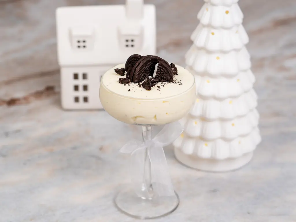 Easy Oreo Icebox Cake Parfaits: Elegant No-Bake Dessert Oreo icebox cake recipe, oreo parfait, oreo trifle