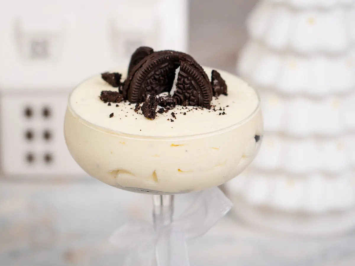 Easy Oreo Icebox Cake Parfaits: Elegant No-Bake Dessert Oreo icebox cake recipe, oreo parfait, oreo trifle
