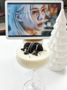 Easy Oreo Icebox Cake Parfaits: Elegant No-Bake Dessert Oreo icebox cake recipe, oreo parfait, oreo trifle