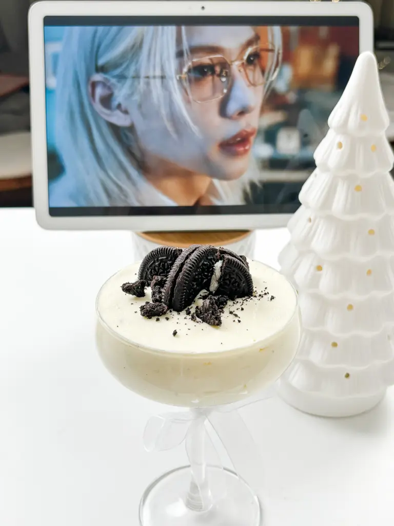 Easy Oreo Icebox Cake Parfaits: Elegant No-Bake Dessert Oreo icebox cake recipe, oreo parfait, oreo trifle