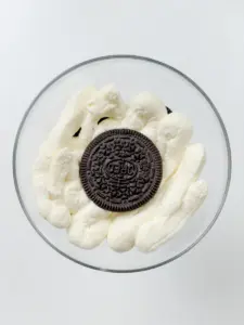 Easy Oreo Icebox Cake Parfaits: Elegant No-Bake Dessert Oreo icebox cake recipe, oreo parfait, oreo trifle